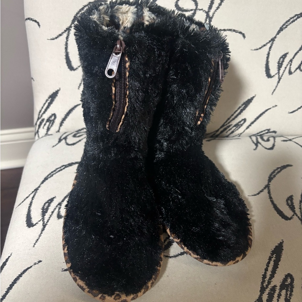 Cozy Black Faux Fur slipoers Boots
#7